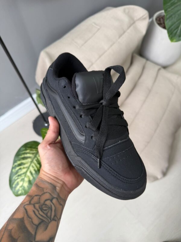 Vans hylane Total black