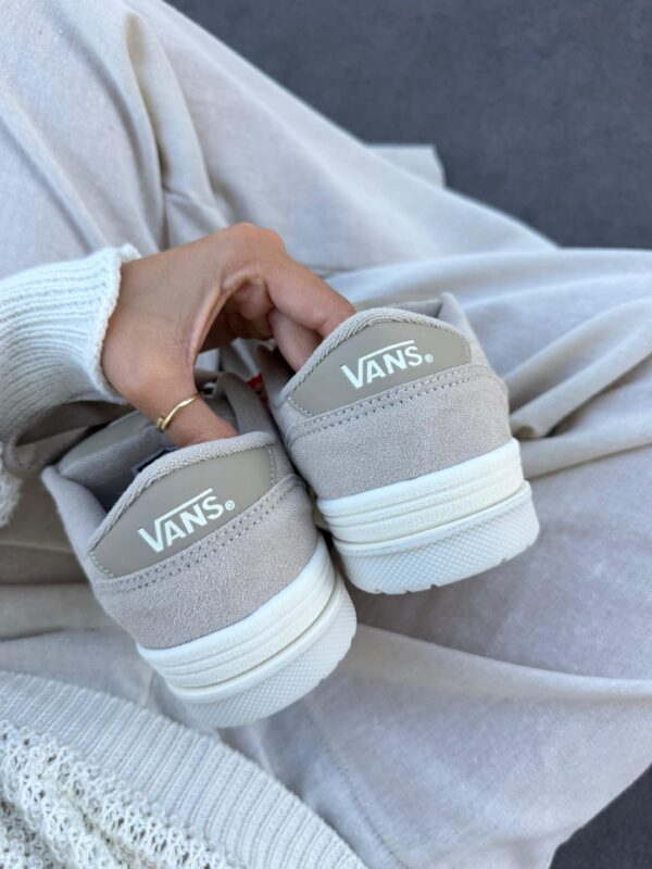 85536567-6077-4375-8095-d21922b73ccf Vans hylane Nude